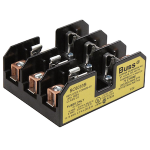 BC6033B Eaton Bussmann BC6033B is a 3-pole Class CC fuse block rated 30A at 600V. It features chassis mount, solder lug termination, and a 200,000A RMS symmetrical withstand rating.