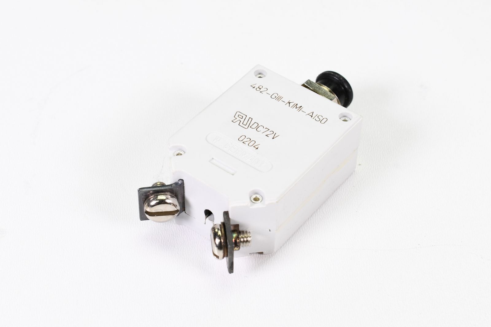 482-G111-K1M1-A1S0-1A The E-T-A 482-G111-K1M1-A1S0-1A is a single-pole thermal circuit breaker designed for panel mounting. It features a push-pull plunger actuator and a 1A current rating.
