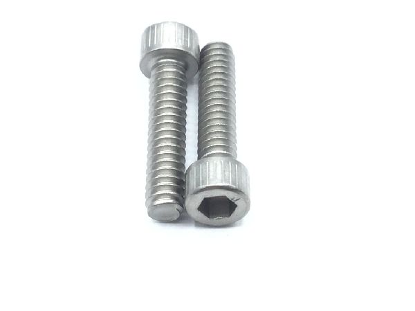 NAS1352N04-8 The NAS1352N04-8 is a socket head cap screw manufactured by B&B Smartworx. It features a 4-40 thread size and a length of 0.50 inches.