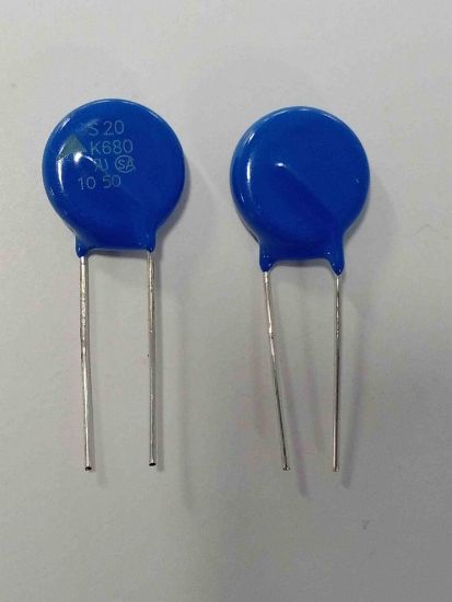 B72220-S681-K101 The EPCOS B72220-S681-K101 is a varistor featuring RoHS3 compliance and an MSL of 1 Unlimited. It is designed for reliable surge protection.