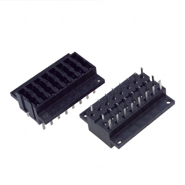 04820008ZXP FUSE HLDR BLADE 125V 15A PNL MNT