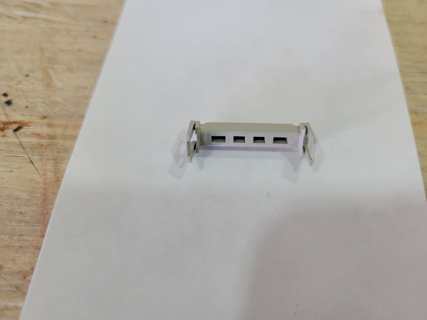 050-000-016 The ITW Pancon 050-000-016 is a 16-position Latcon Strain Relief Bracket. It features RoHS3 compliance and an MSL of 1.