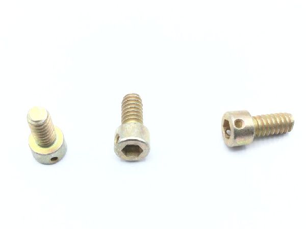 NAS1352-04H4P The Honeywell NAS1352-04H4P is a socket head cap screw with a 0.25 inch length and a 4-40 thread size. It is constructed from steel with a cadmium and chromate surface treatment.