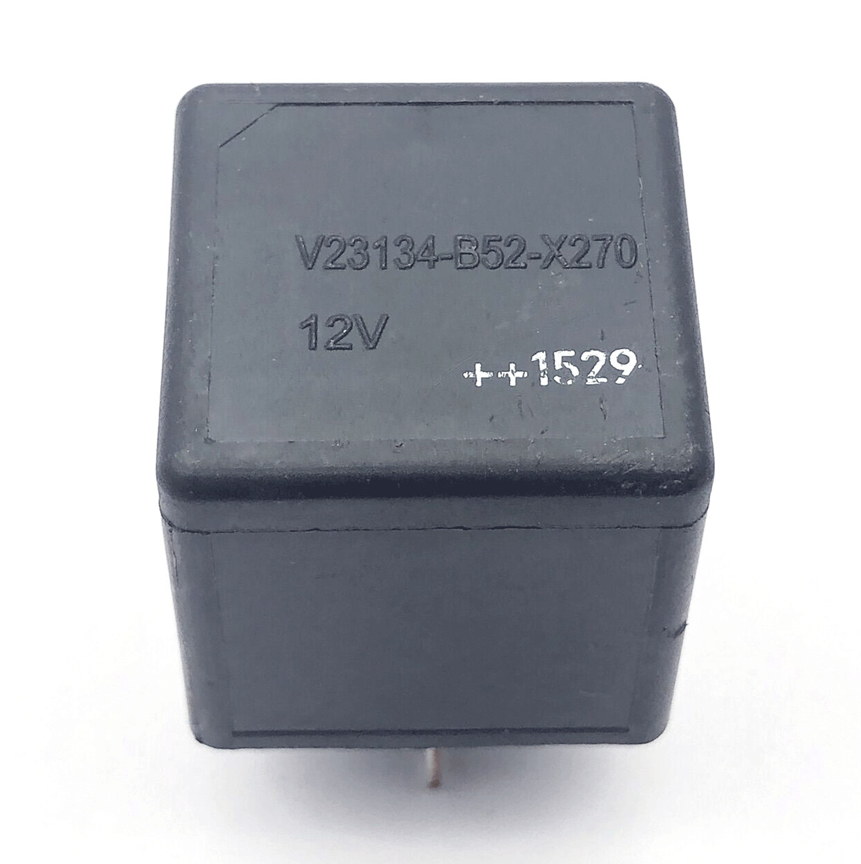 V23134-B52-X270 The TE Connectivity V23134-B52-X270 is a 4-pin automotive relay with a 12VDC coil voltage. It is listed in new condition.