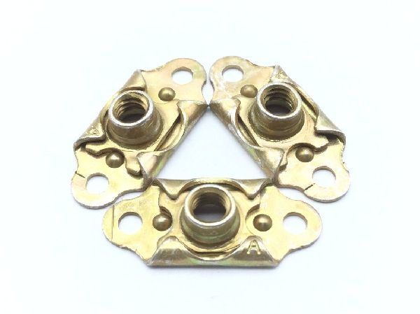 MS21059-08 The MS21059-08 is a self-locking nutplate manufactured by QPL. It features an 8-32 thread size and is constructed from steel with cadmium plating.