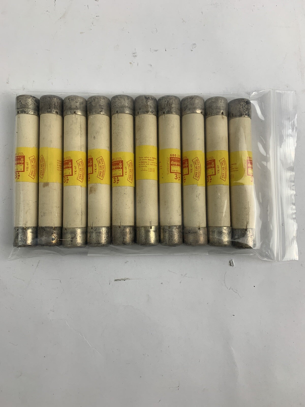 A6Y3 The Gould A6Y3 is a fuse with a 3A current rating and a 600V voltage rating. It is RoHS3 compliant.
