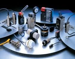 EE-SX1081 The Omron EE-SX1081 is an ultrasonic receiver/transmitter. It features RoHS3 compliance and Moisture Sensitivity Level 1.