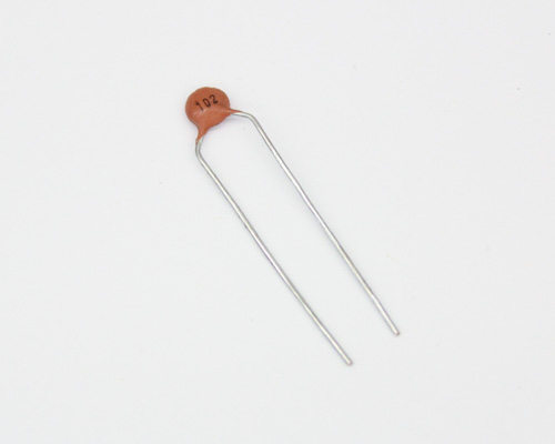 TCD-102Z The ARCO TCD-102Z is a ceramic disc capacitor with a capacitance of 0.001 µF and a voltage rating of 50 VDC. It features radial leads and a bulk package.