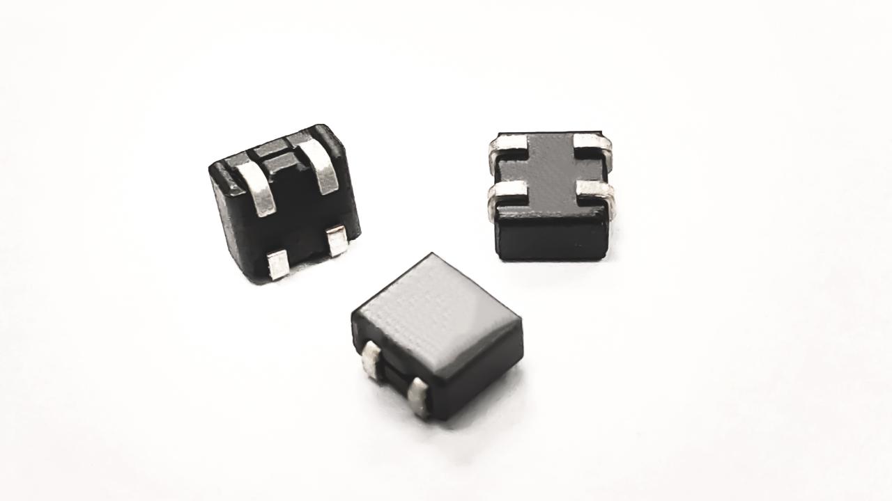 CM2021Y330R-10 Common mode choke, 15A rated current, 33Ω impedance at 100MHz, surface mount, 2322 package.