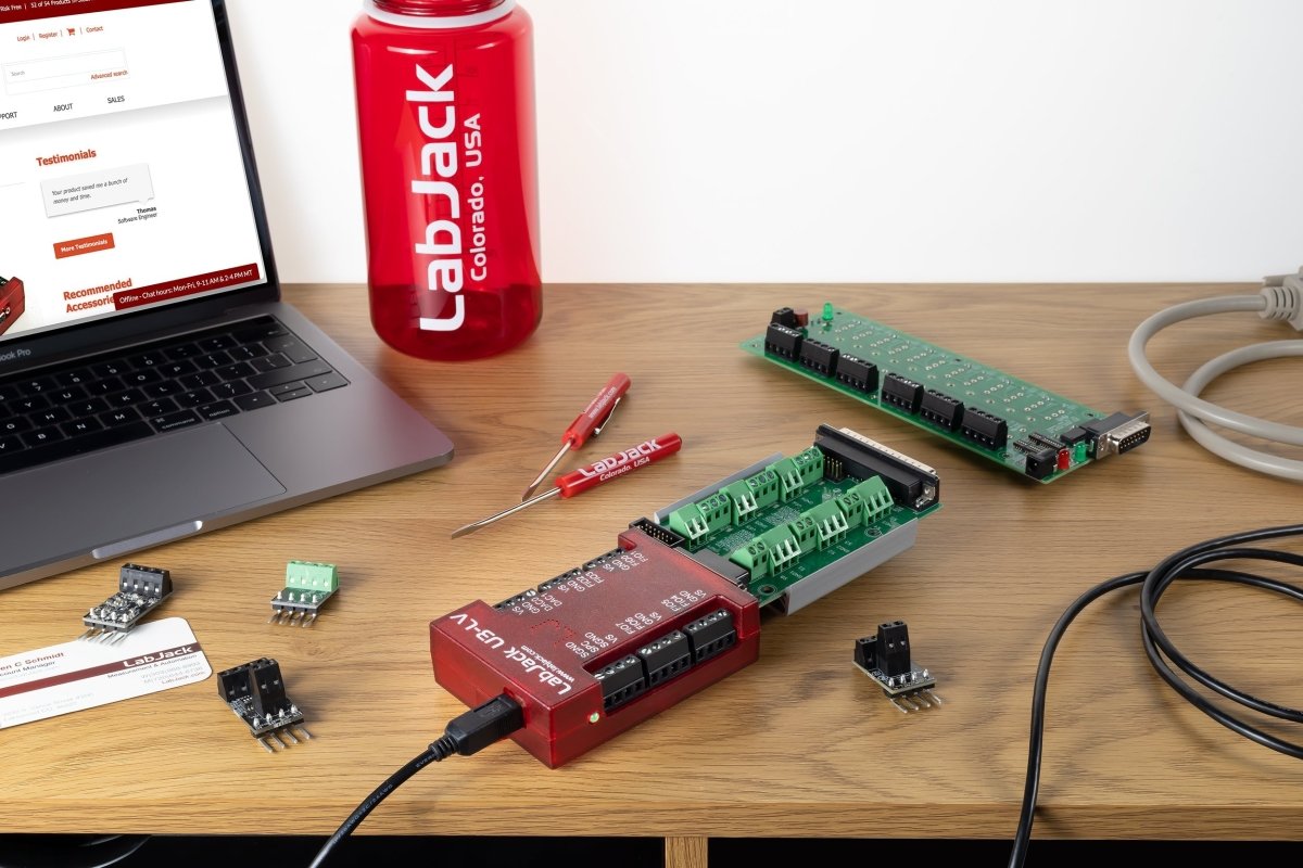 LabJack U3-LV Mini USB Measurement Lab The LabJack U3-LV is a mini USB measurement lab device from Labjack Corporation. It offers RoHS3 compliance and a Moisture Sensitivity Level of 1.