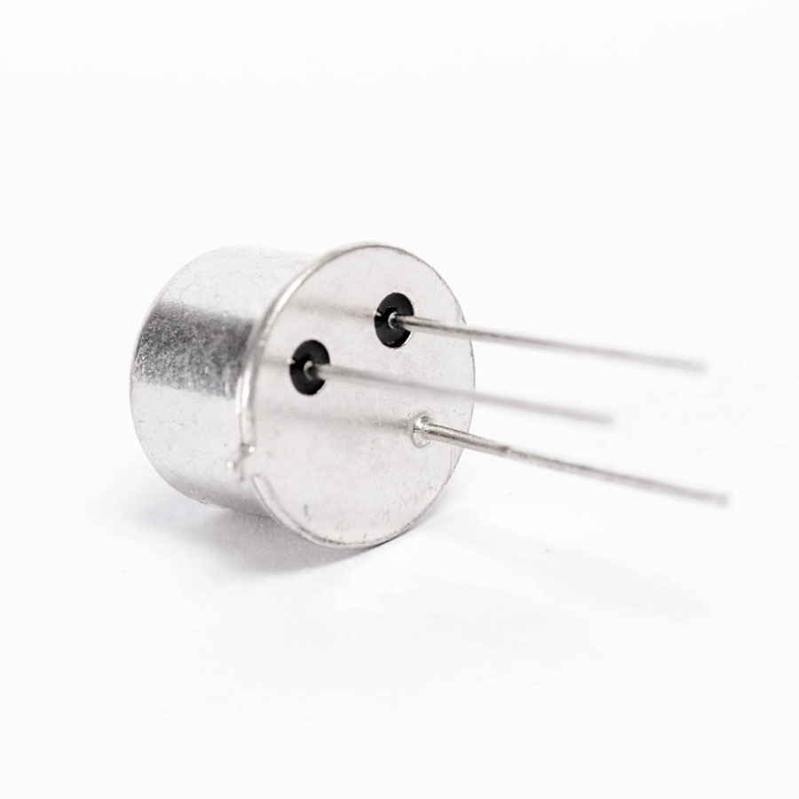 ECG176 The ECG176 is a transistor manufactured by ECG, featuring a TO5 case. It offers a breakdown voltage of 25V and a maximum collector current of 2A.