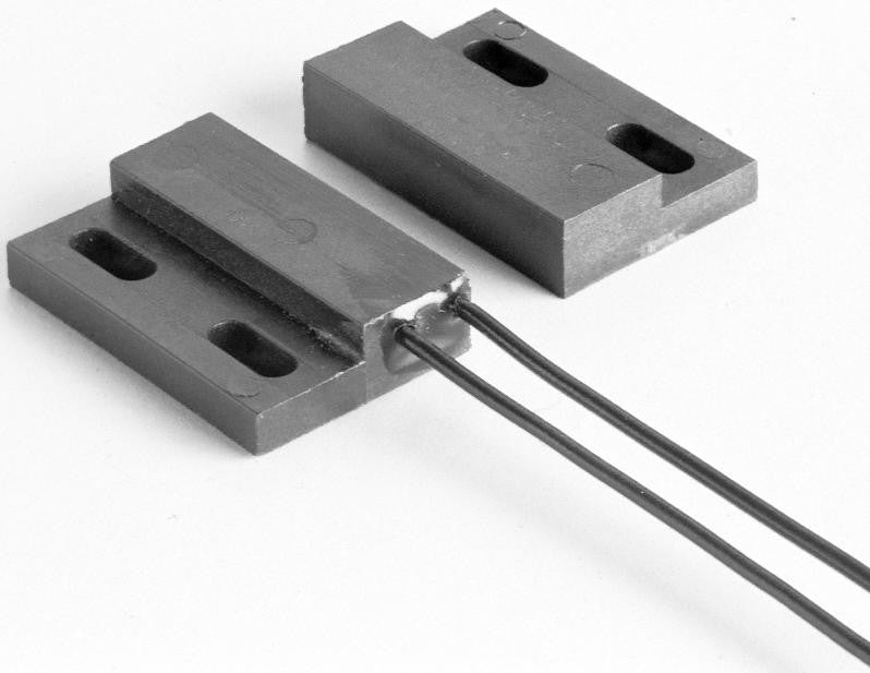 59145-020 The HAMLIN 59145-020 is a normally open reed switch designed for reliable operation. It offers a switching voltage of up to 200 Vdc and a switching current of 0.5 A.