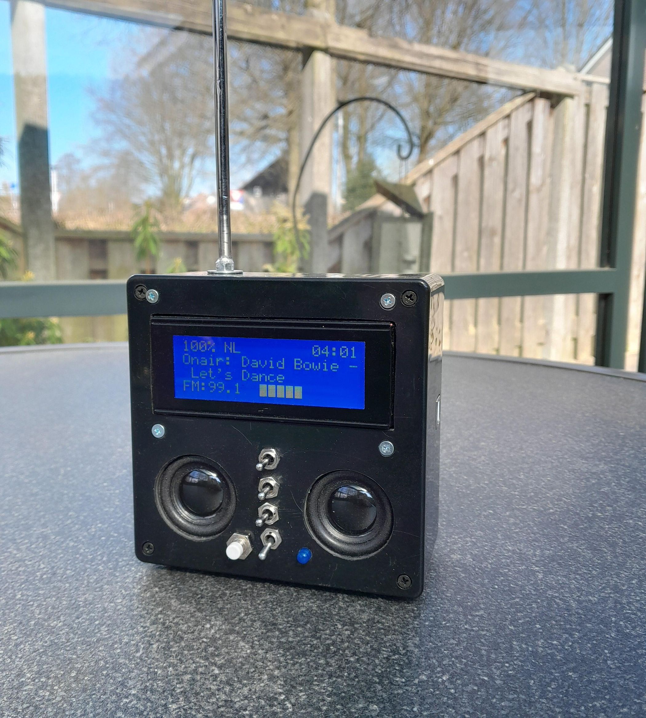 RDA5807M The RDA5807M is an RF Receiver from manufacturer RDA. It features RoHS3 compliance and MSL 1 rating.