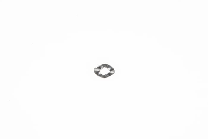 428-622 This RS PRO M2.5 crinkle locking and anti-vibration washer is made from A2 plain stainless steel. It measures 5.71 mm outside diameter and 2.75 mm inside diameter.