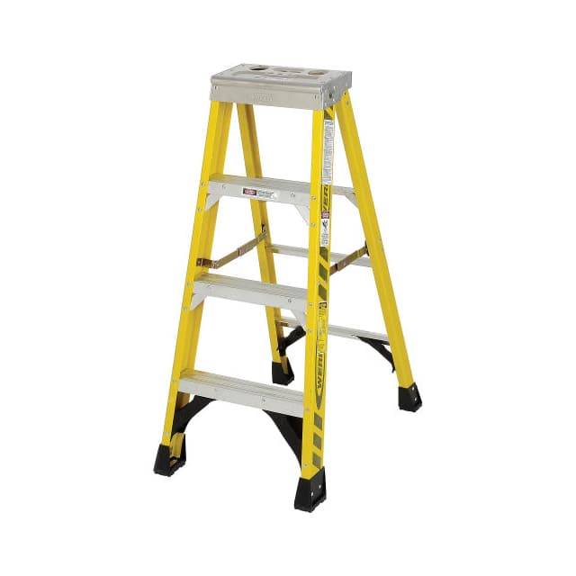7304 4' FIBERGLASS STEP LADDER W/ ALU