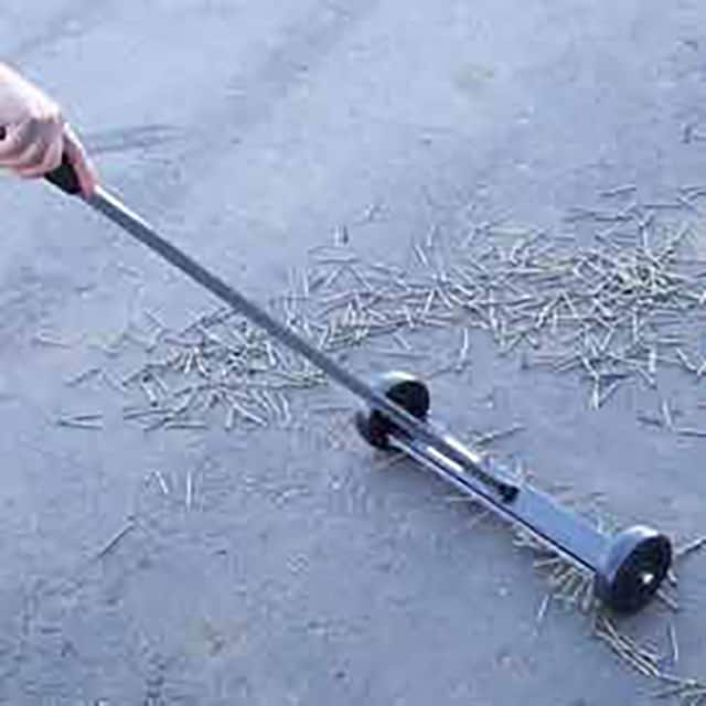 EC18 24"W ECONOMAG MAGNET SWEEPER