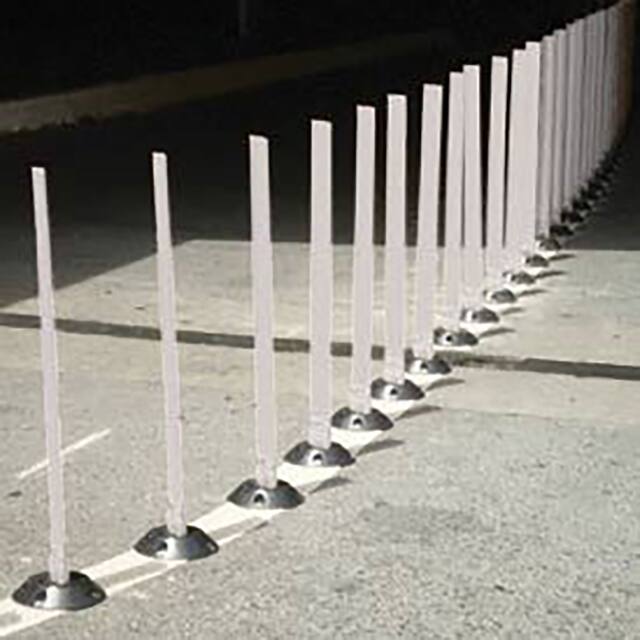 VGLT-16-4F-W SURFACE MOUNT FLEXIBLE STAKE 48"