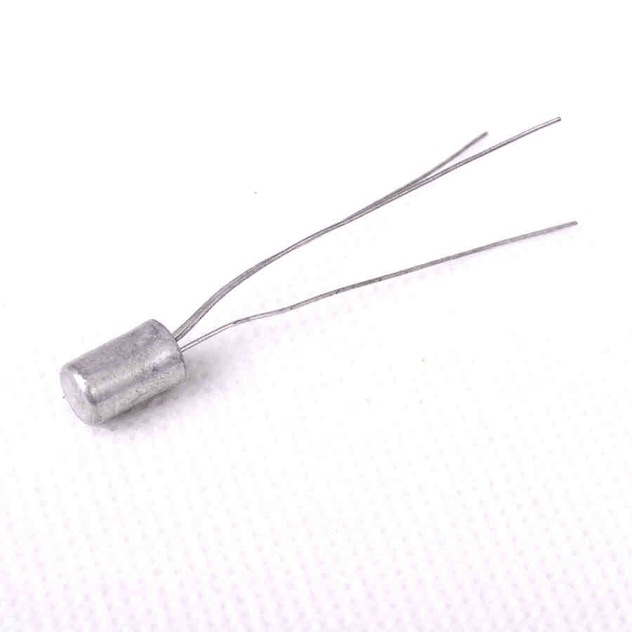 2SD72 The Sanyo Denki 2SD72 is a Germanium NPN transistor. It offers a maximum collector current of 0.6A and a breakdown voltage of 25V.