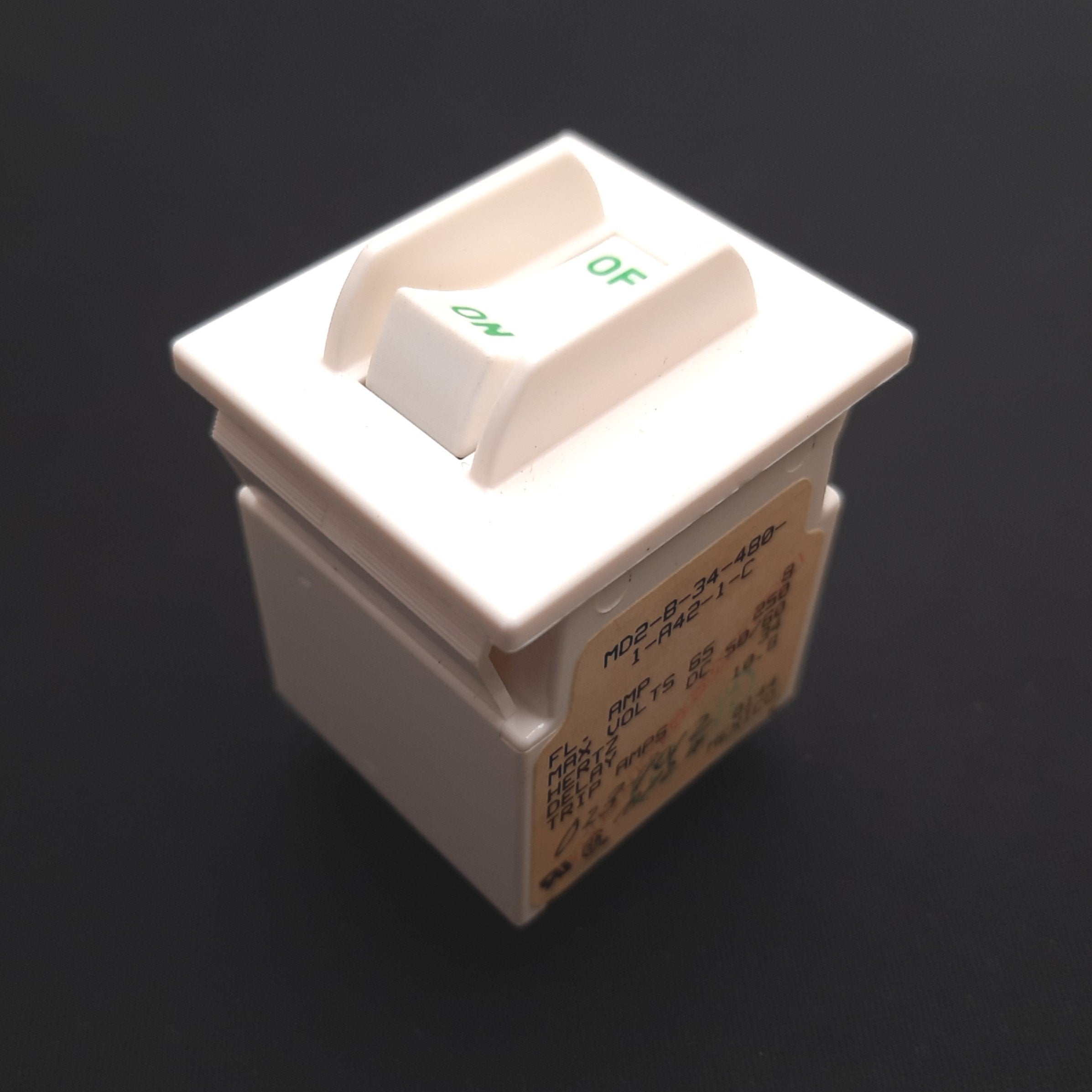 MD2-B-34-480-1-A42-1-C The Littelfuse Inc. MD2-B-34-480-1-A42-1-C is a 2-pole magnetic circuit breaker rated for 8A and 250V. It features a panel mount design and a rocker actuator.