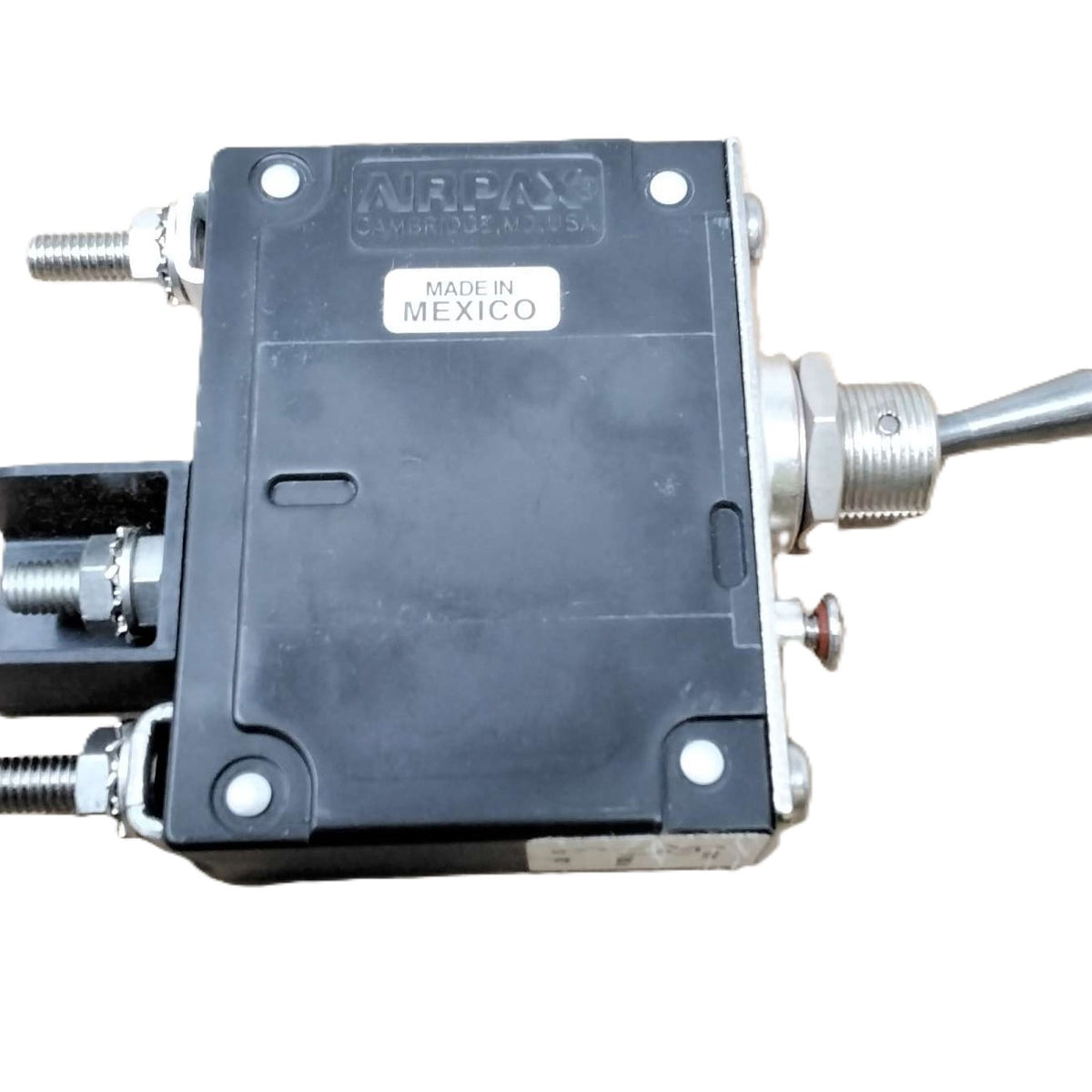 IULNK2-27620-2 The Sensata IULNK2-27620-2 is a magnetic hydraulic delay circuit breaker designed for panel mounting. It features a lever actuator and is RoHS3 compliant.