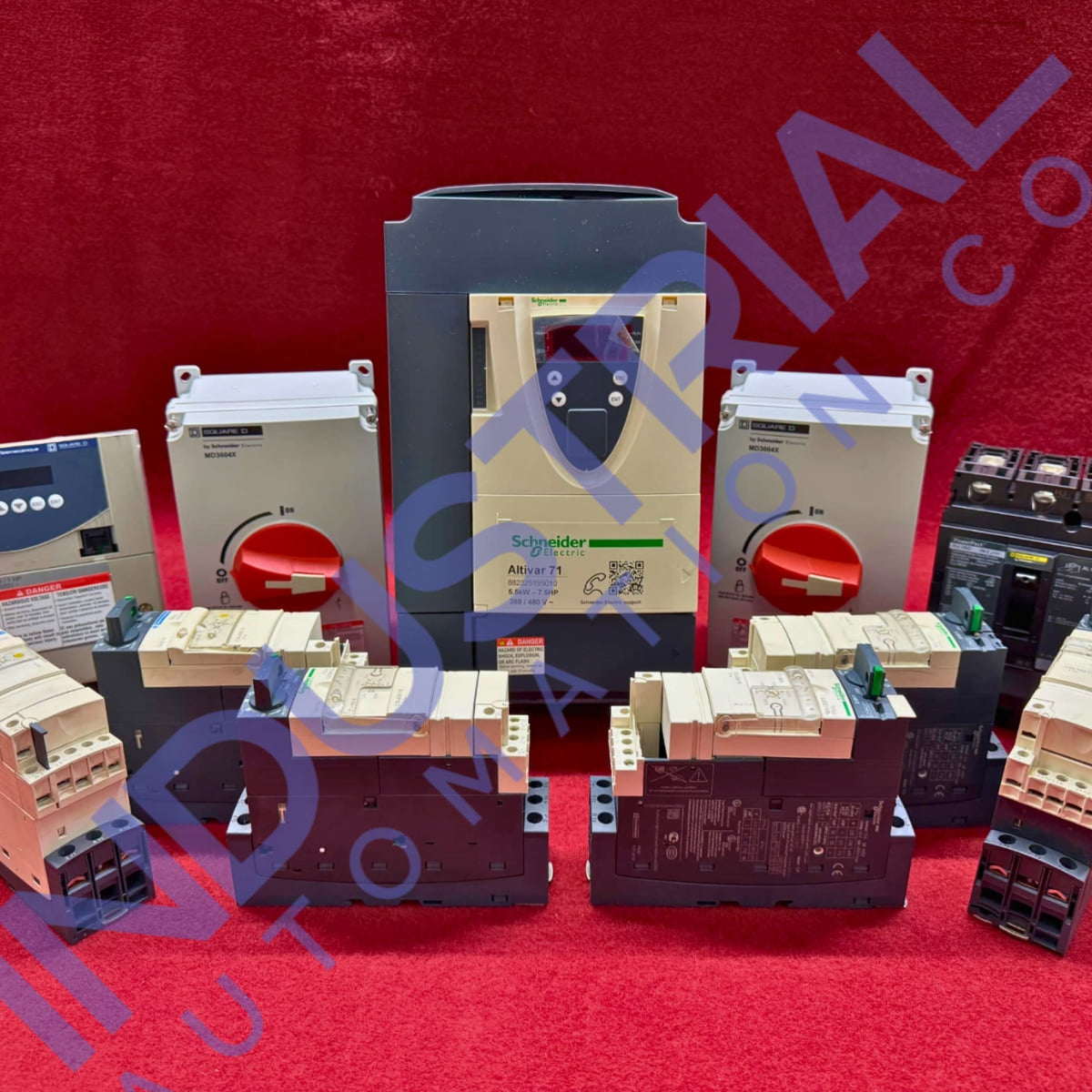 CA2-B0-34-630-221-C The Littelfuse Inc. CA2-B0-34-630-221-C is a molded case circuit breaker with a 30A current rating and 480V voltage rating. It features a panel mount design.