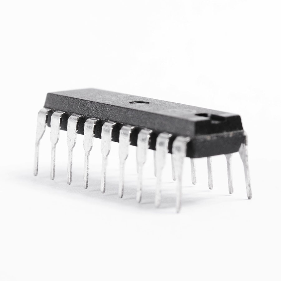 HM3-7643-5 The HM3-7643-5 is an integrated circuit from Harris Semiconductor. It operates with a 5V supply and TTL technology, featuring a DIP18 package.