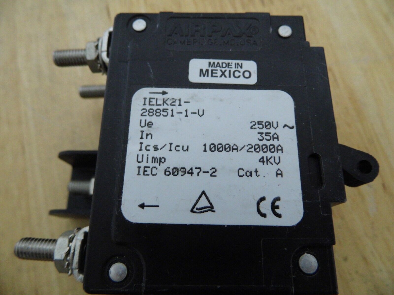 IELK21-28851-1-V The IELK21-28851-1-V is a circuit breaker manufactured by Sensata, featuring a magnetic-hydraulic lever for circuit protection.