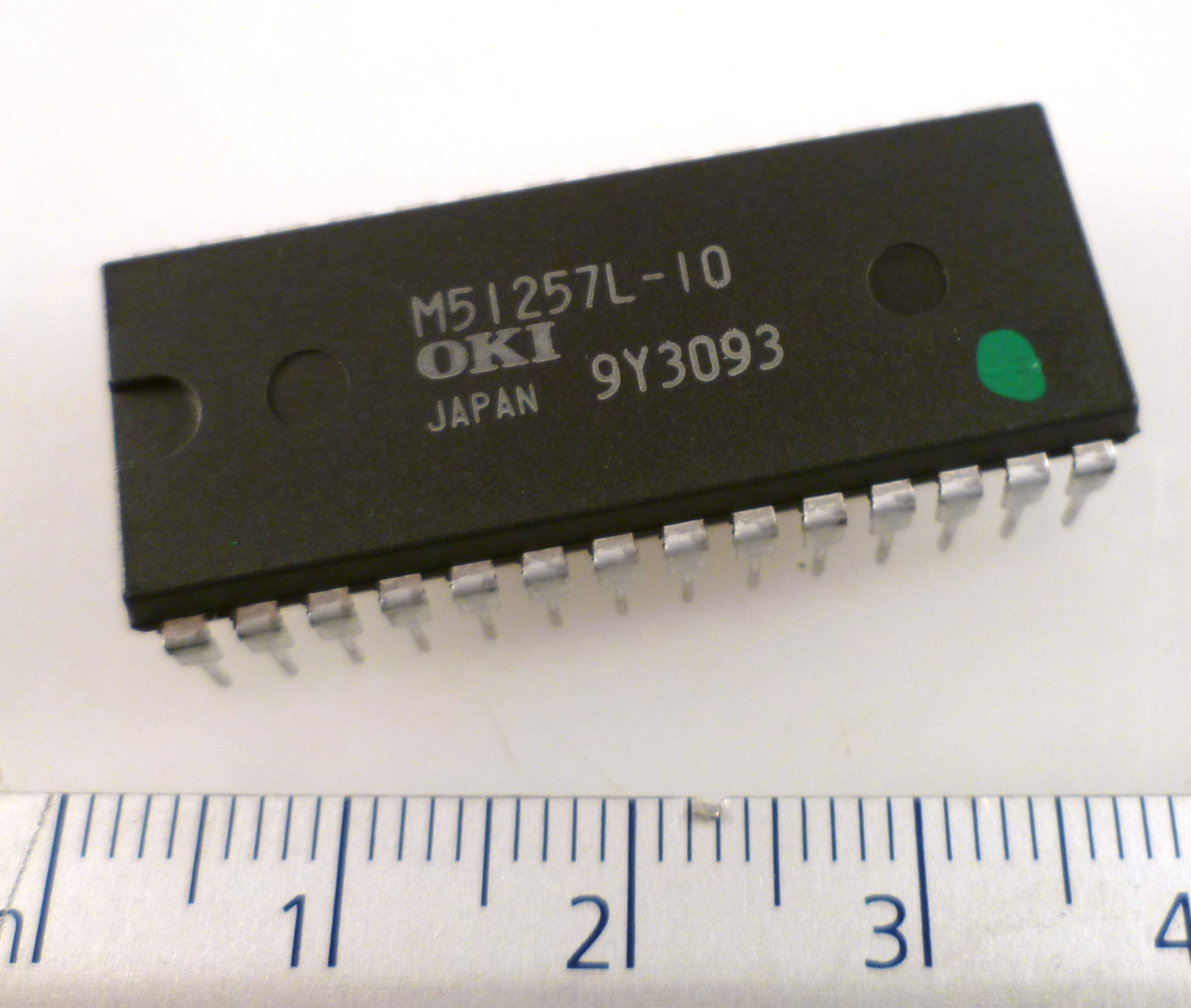M51257L-10 The OKI M51257L-10 is an 8-bit CMOS Static RAM integrated circuit. It comes in a 28-pin DIP package suitable for through-hole mounting.